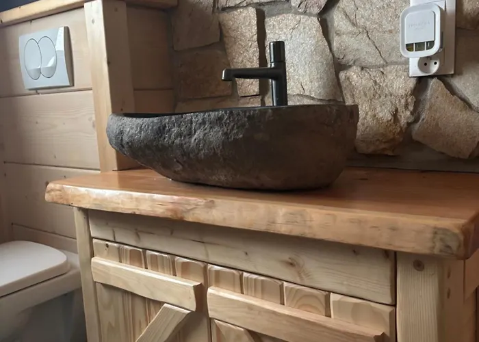 בית נופש Osada Na Skale Dom Z Kominkiem I Sauna איסטבנה