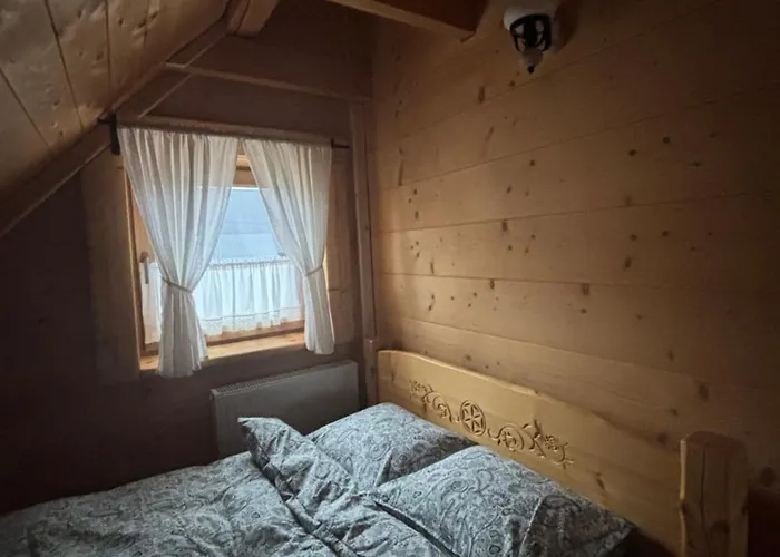 בית נופש Osada Na Skale Dom Z Kominkiem I Sauna איסטבנה