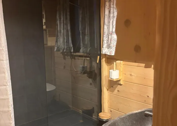 Osada Na Skale Dom Z Kominkiem I Sauna איסטבנה